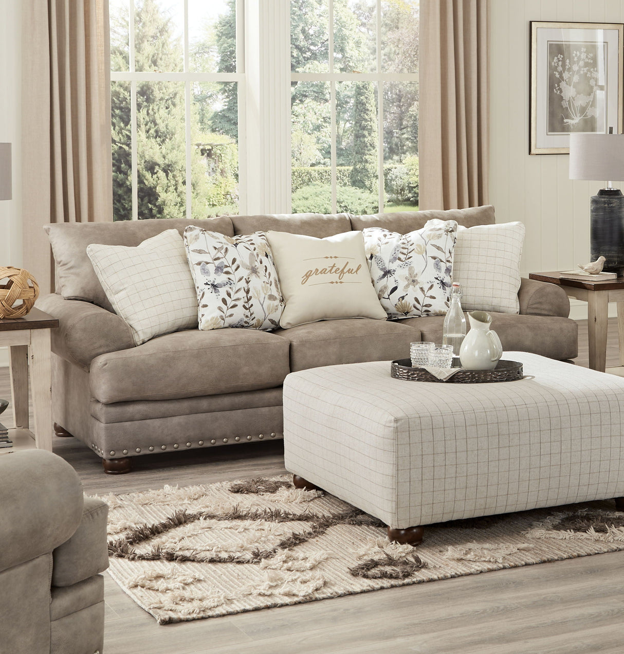 Briarcliff - Sofa - Pebble