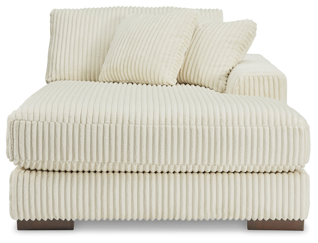 Lindyn 4-Piece Sectional with Chaise (Color: Ivory, Sectional Orientation: Right Arm Facing)