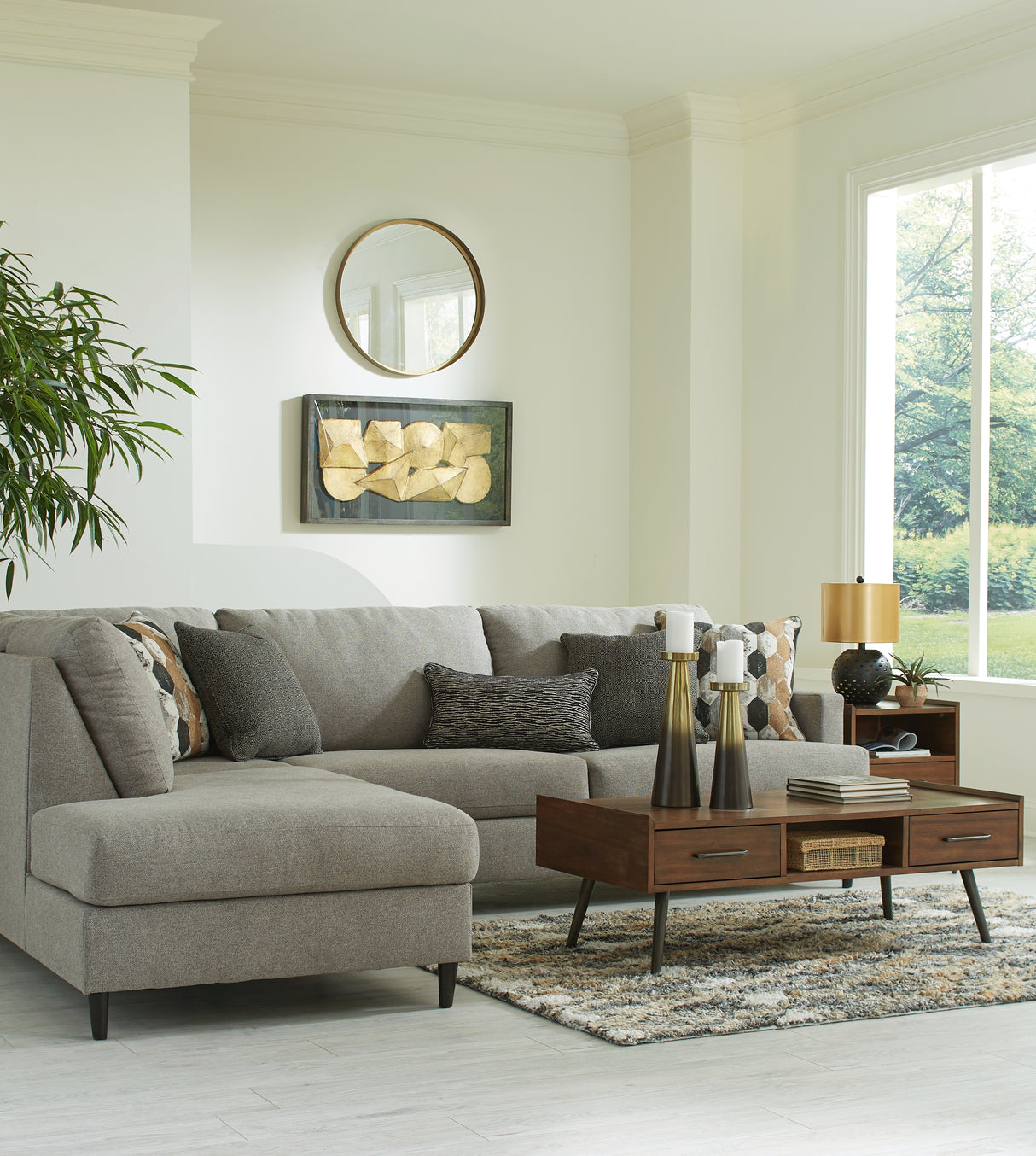 Santasia 2-Piece Sectional with Chaise (Sectional Orientation: Left Arm Facing)