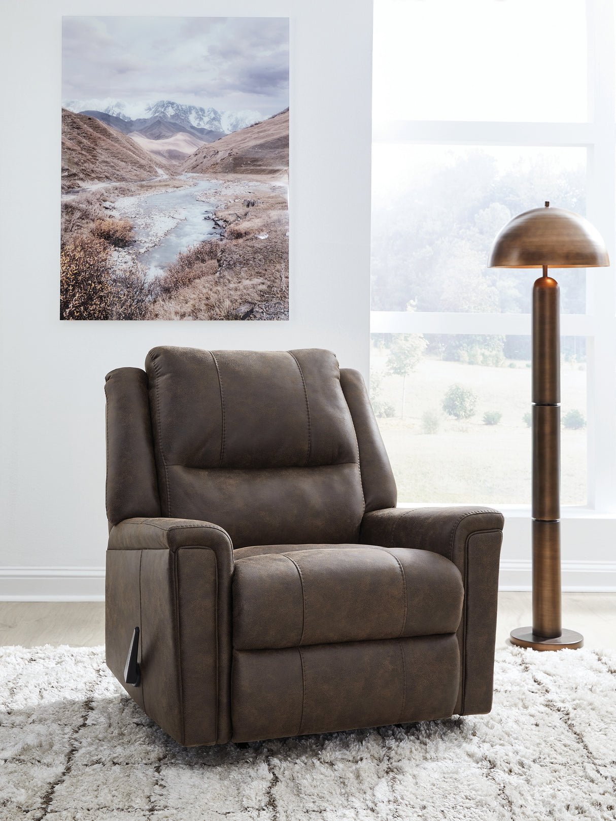 Lixtowel Recliner (Color: Walnut)