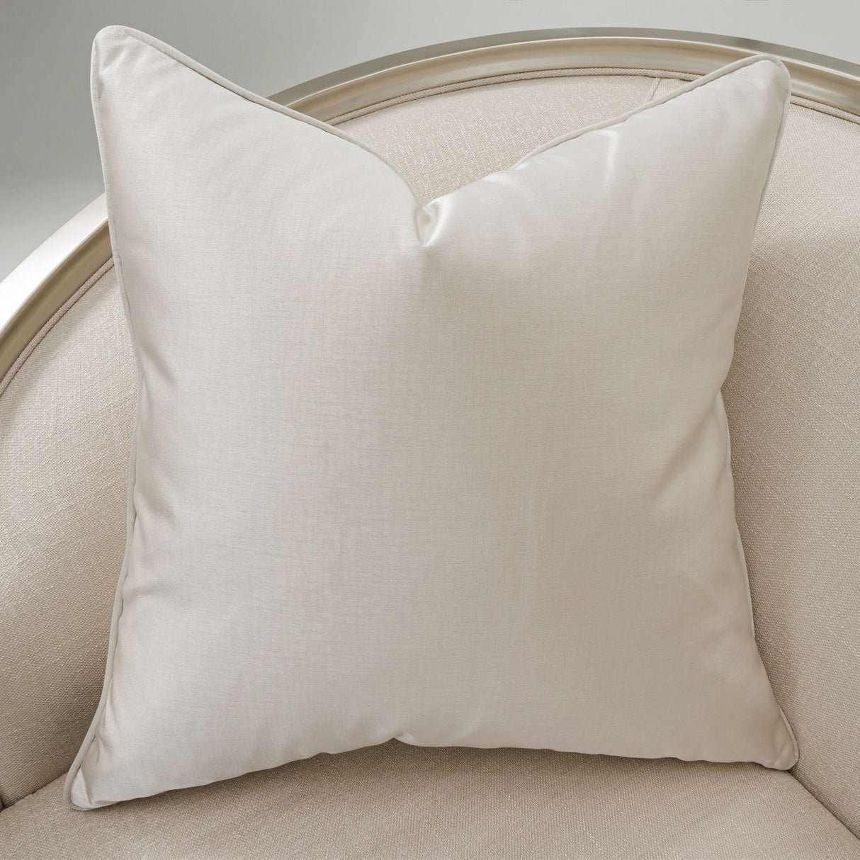 Villa Cherie - Loveseat - Pearl/Caramel