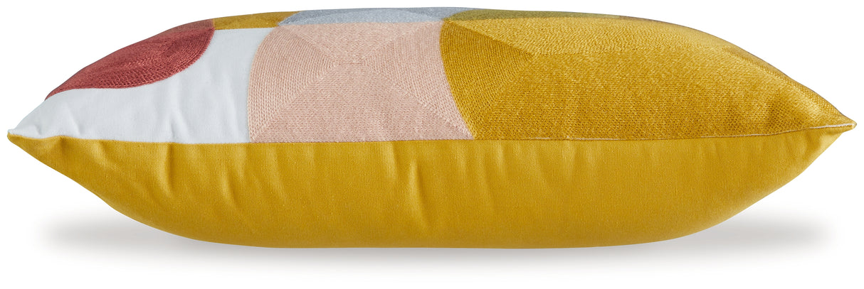 Varness Pillow (Set of 4)