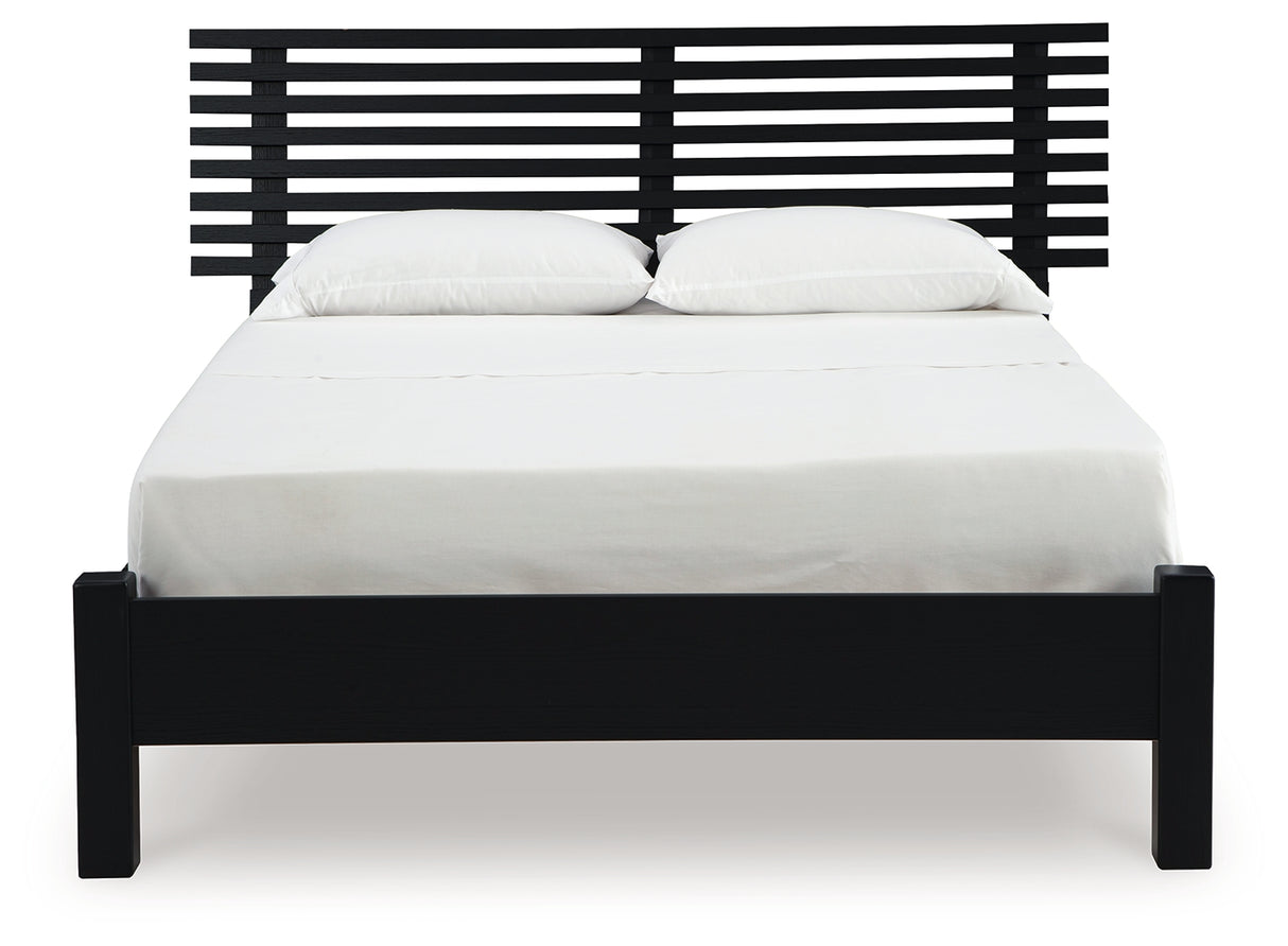 Danziar Queen Slat Panel Bed (Bed Size: Queen)