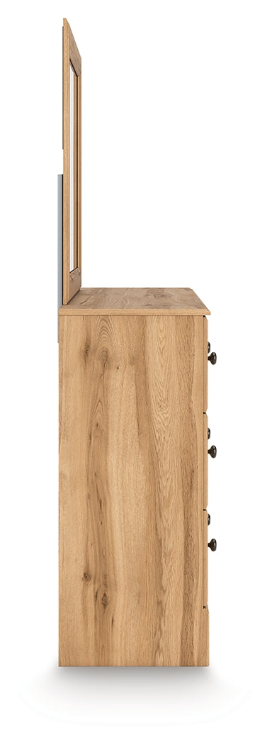 Aleaport Queen Panel Bed, Dresser, Mirror and Nightstand (Bed Size: Queen)