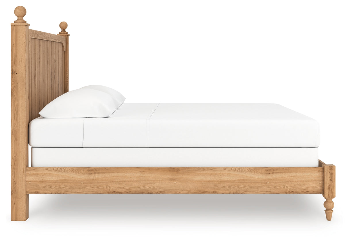 Aleaport 4-Piece King Panel Bed with Dresser and Nightstand (King Panel Footboard with Rails, King Panel Headboard, Dresser, Nightstand)