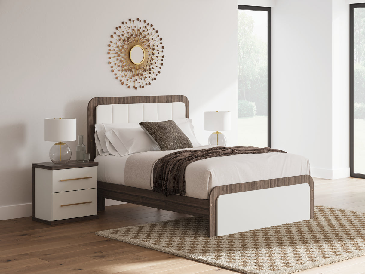 Kendanport Queen Upholstered Bed, Dresser and Nightstand (Bed Size: Queen)