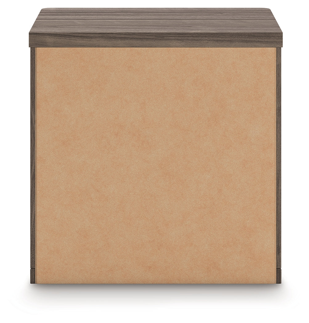 Kendanport Nightstand