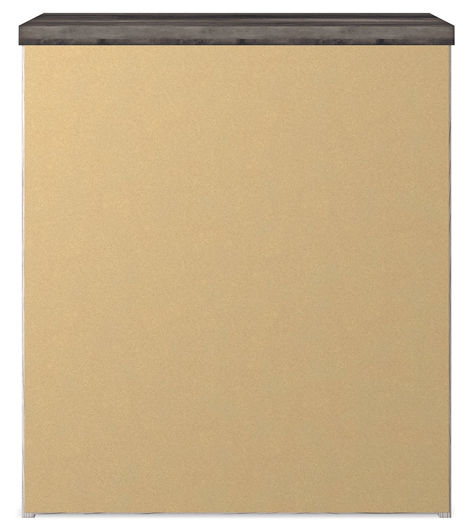 Gerridan Queen Panel Bed, Dresser and Nightstand (Bed Size: Queen)