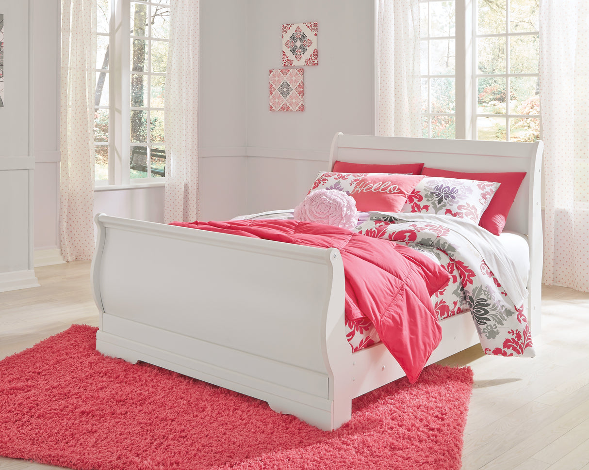 Anarasia Full Sleigh Bed, Chest and Nightstand