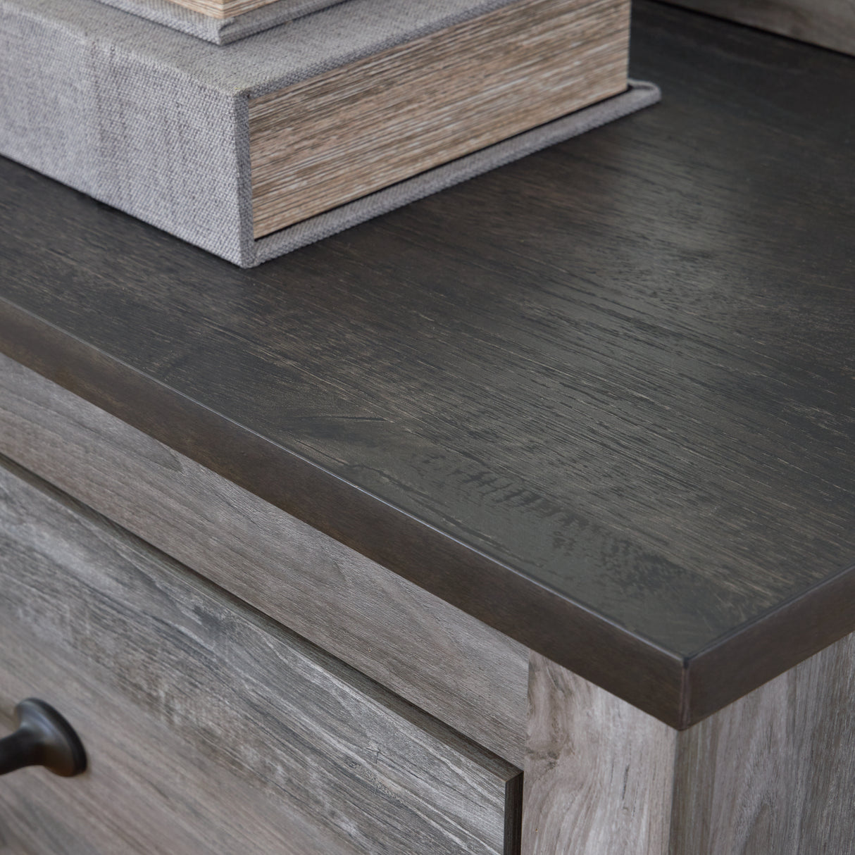 Bronyan 3-Piece Queen Panel Bed with Dresser (Queen Panel Headboard/Footboard, Queen Panel Rails, Dresser)