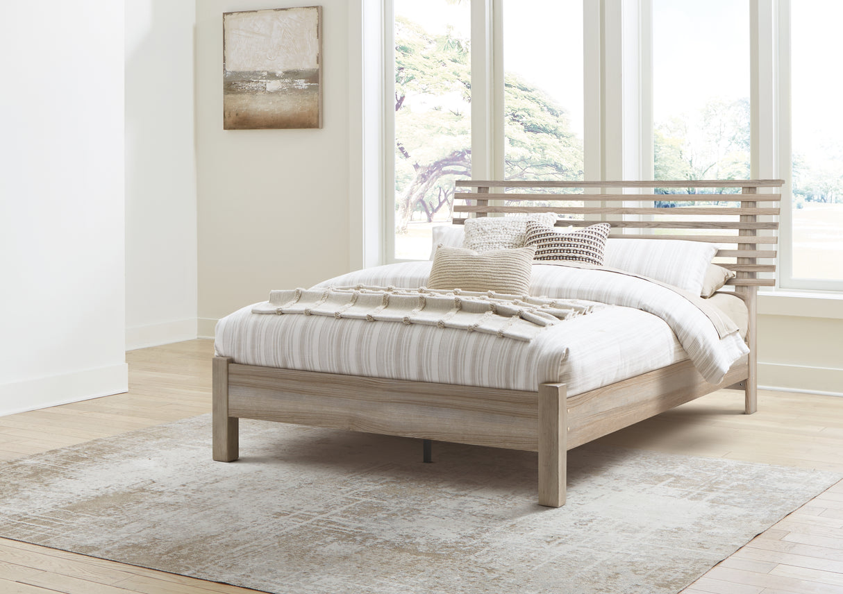 Hasbrick Queen Slat Panel Bed (Bed Size: Queen)