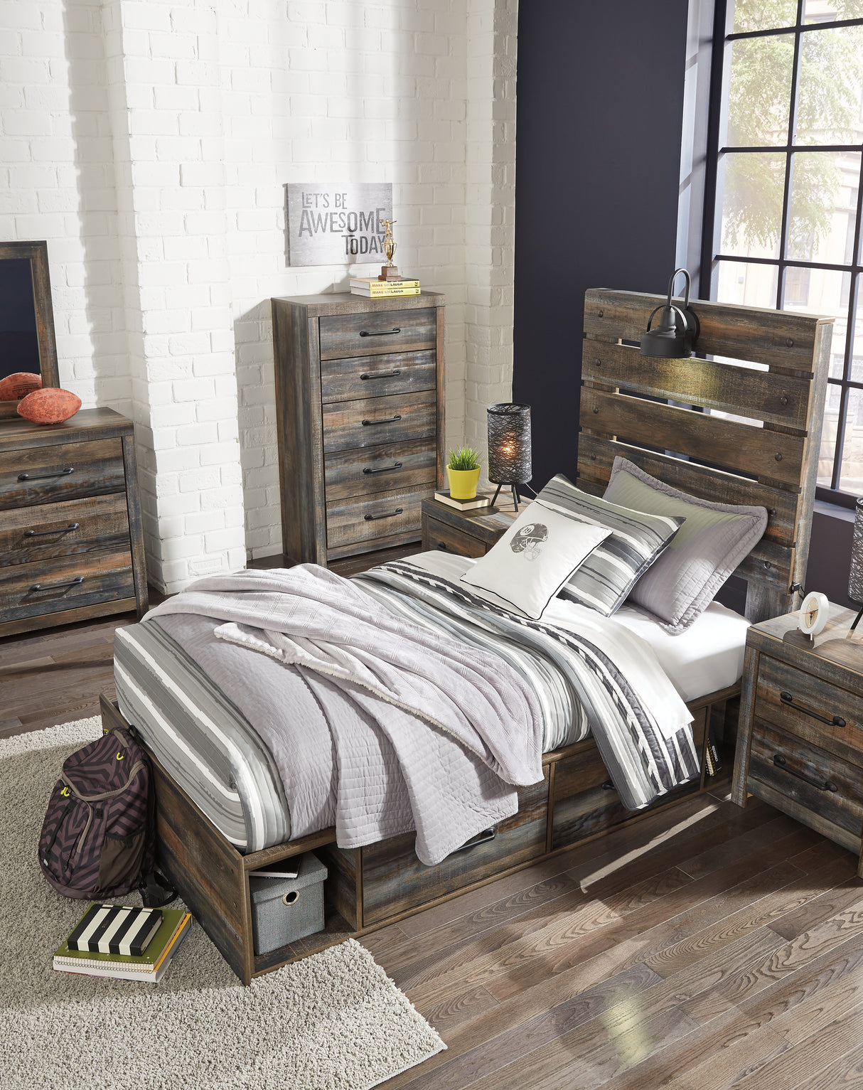 Drystan Queen Panel Bed with 2 Storage Drawers (Bed Size: Twin)