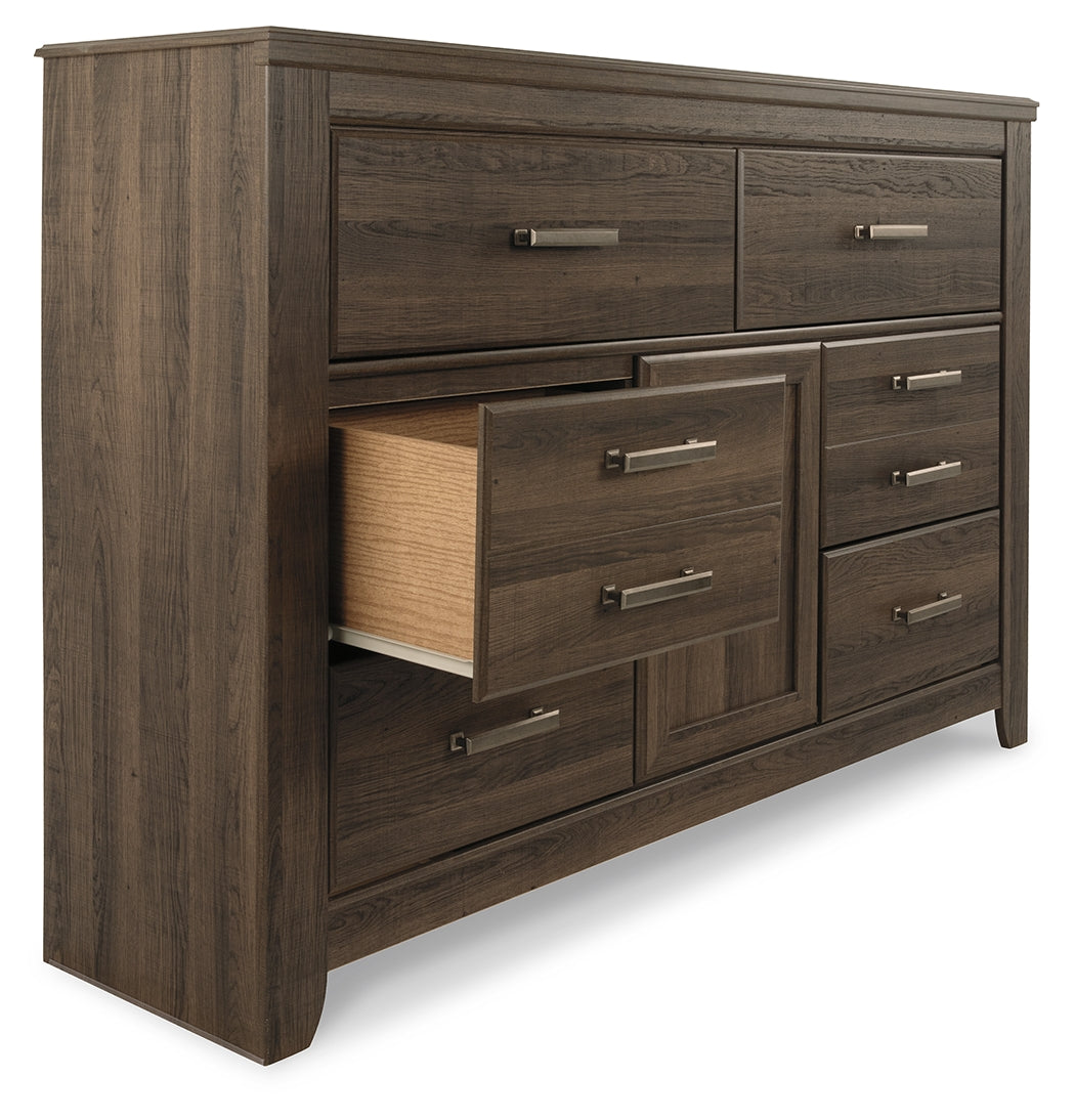 Juararo Queen Poster Bed and Dresser