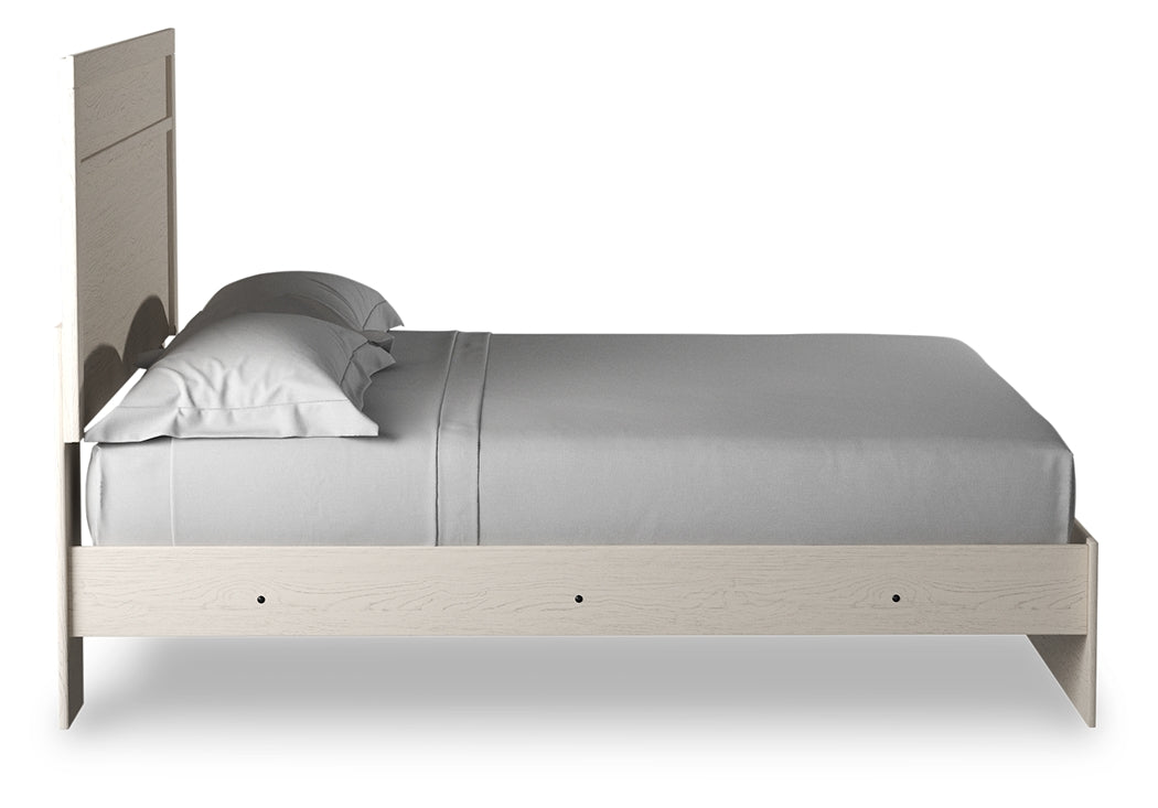 Stelsie King Panel Bed with Dresser, Mirror and Nightstand (Bed Size: King)