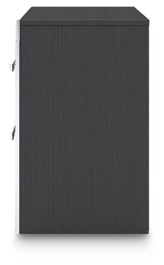 Zuraleus King Panel Bed, Dresser, Mirror and Nightstand (Bed Size: King)