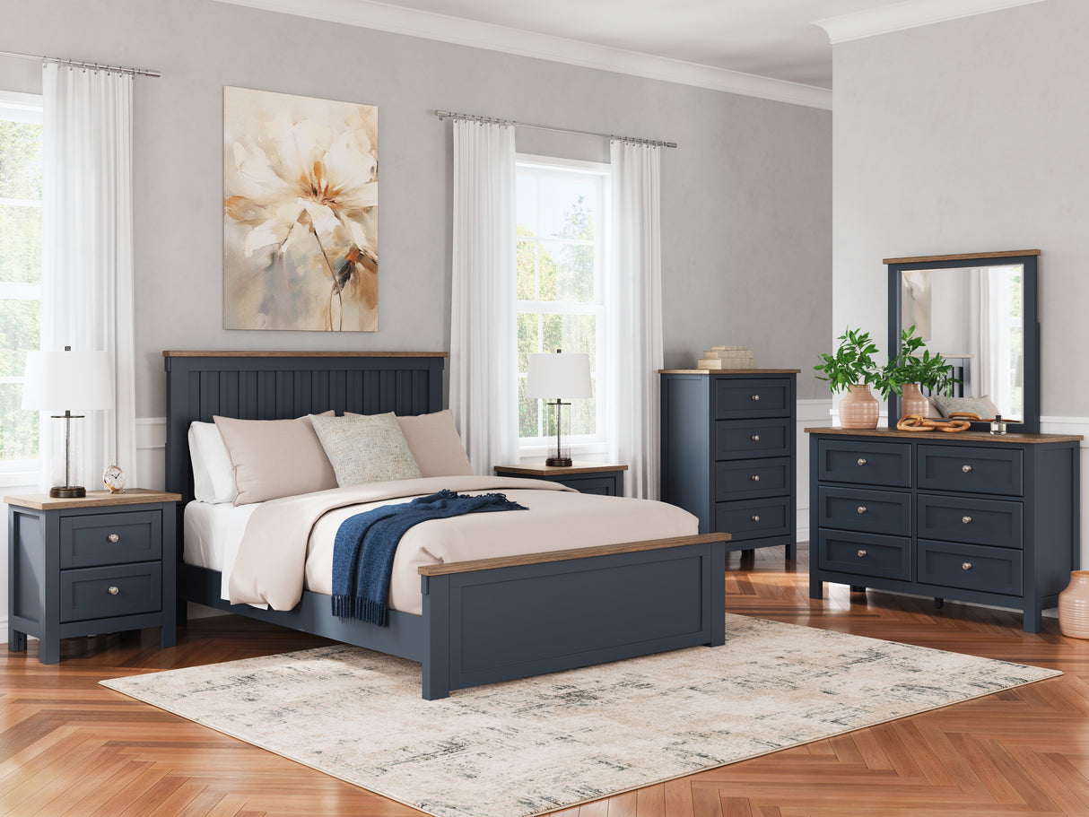 Landocken Queen Panel Bed (Bed Size: Queen)