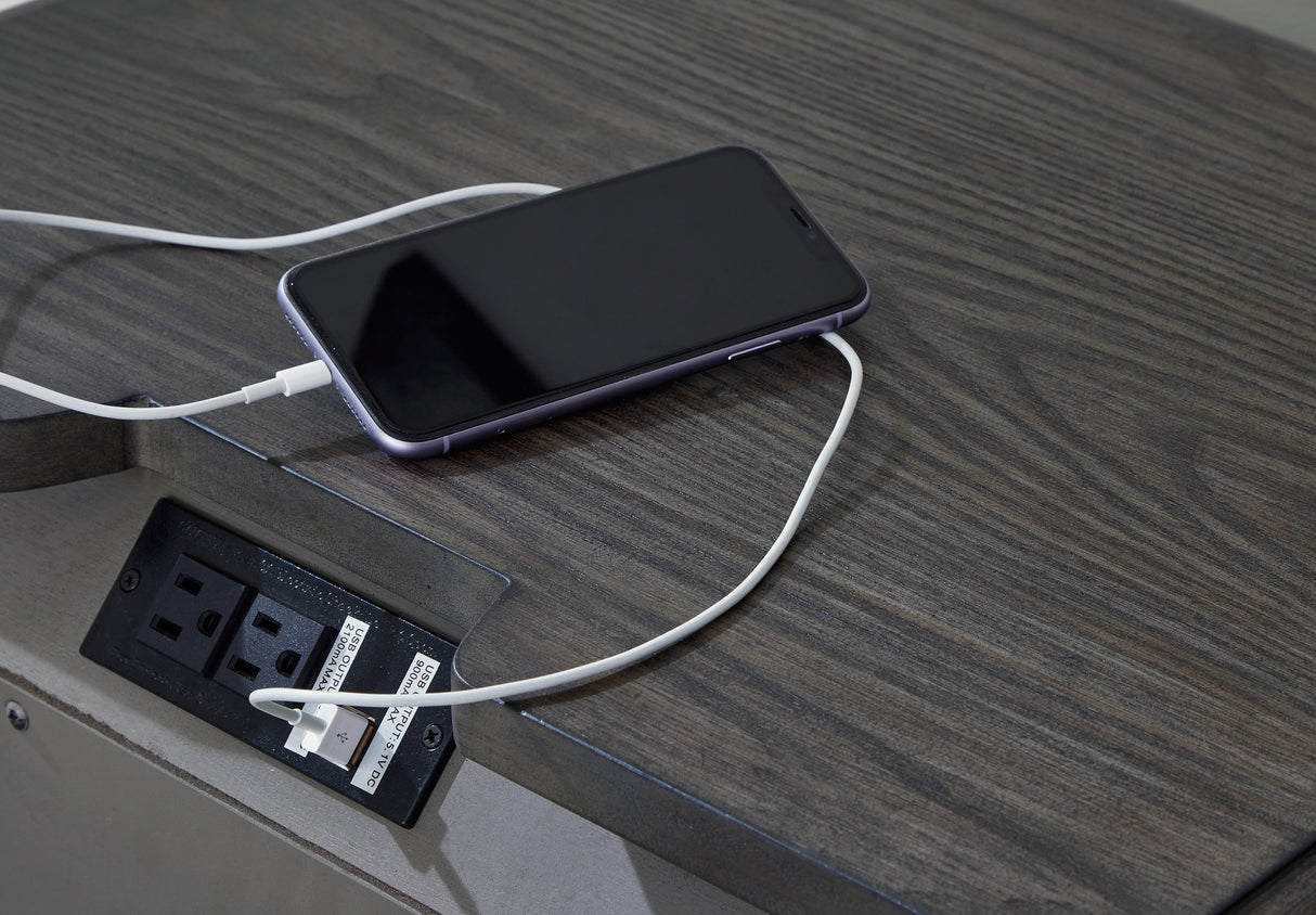 Montillan 7-Piece California King Panel Bed with Mirrored Dresser and 2 Nightstands (King/California King Panel Footboard with Slats, King/California King Panel Headboard, California King Panel Rails, Dresser, Bedroom Mirror, Nightstand, Nightstand)