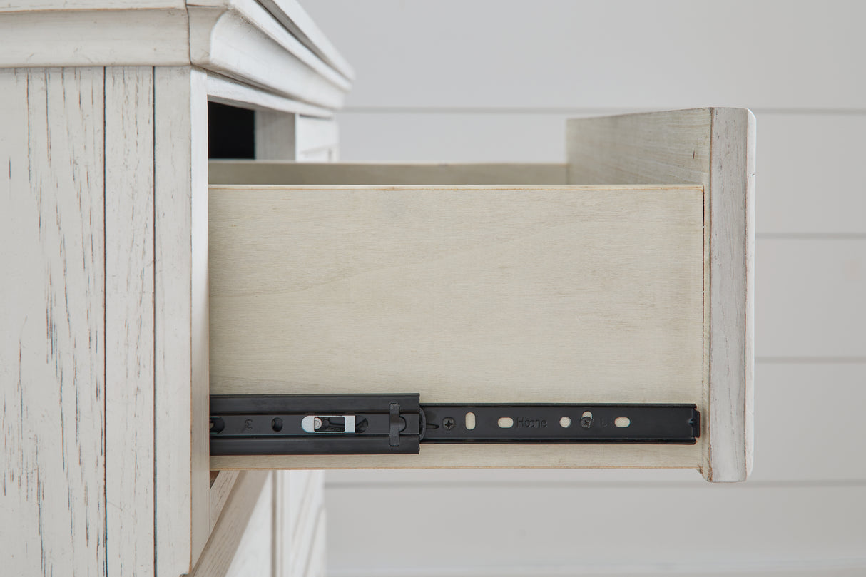 Robbinsdale 5-Piece Queen Sleigh Bed with Storage with Mirrored Dresser (Queen Storage Footboard, Queen Sleigh Headboard, Queen Rails with Roll Slats, Dresser, Bedroom Mirror)