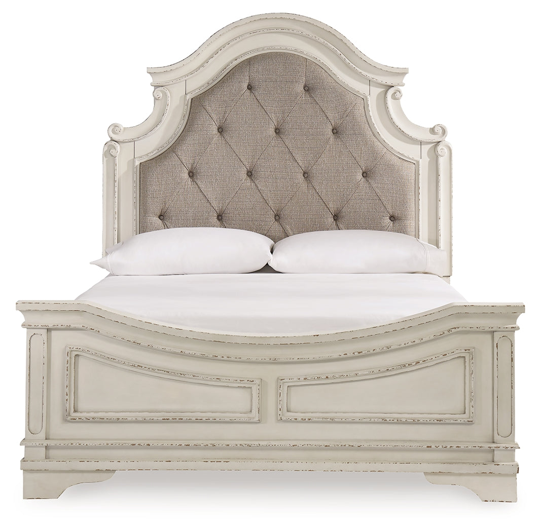 Realyn Queen Upholstered Panel Bed (Bed Size: Queen)