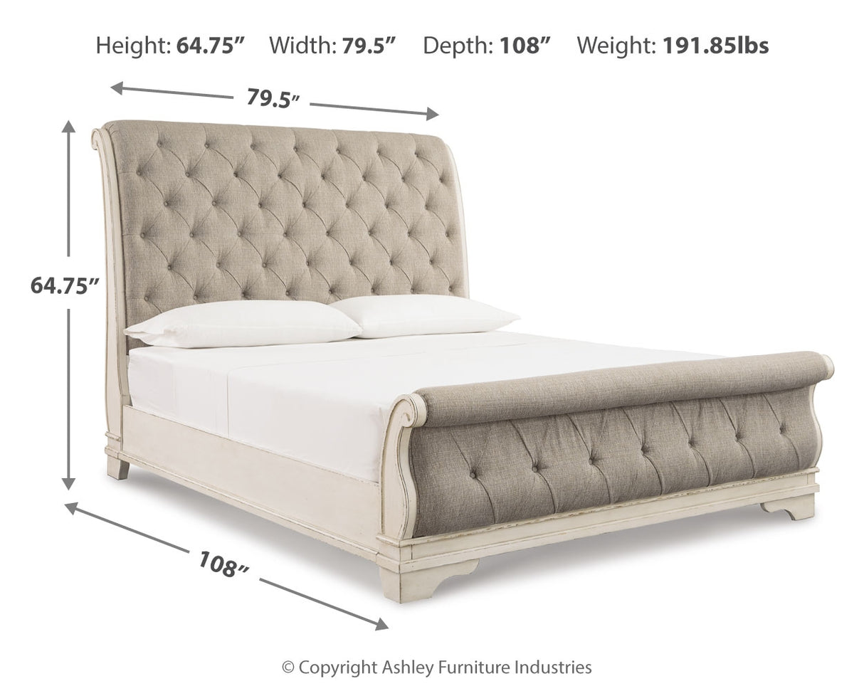 Realyn Queen Sleigh Bed (Bed Size: California King)