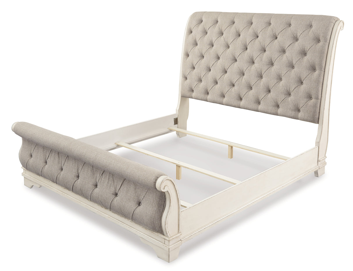 Realyn Queen Sleigh Bed (Bed Size: King)