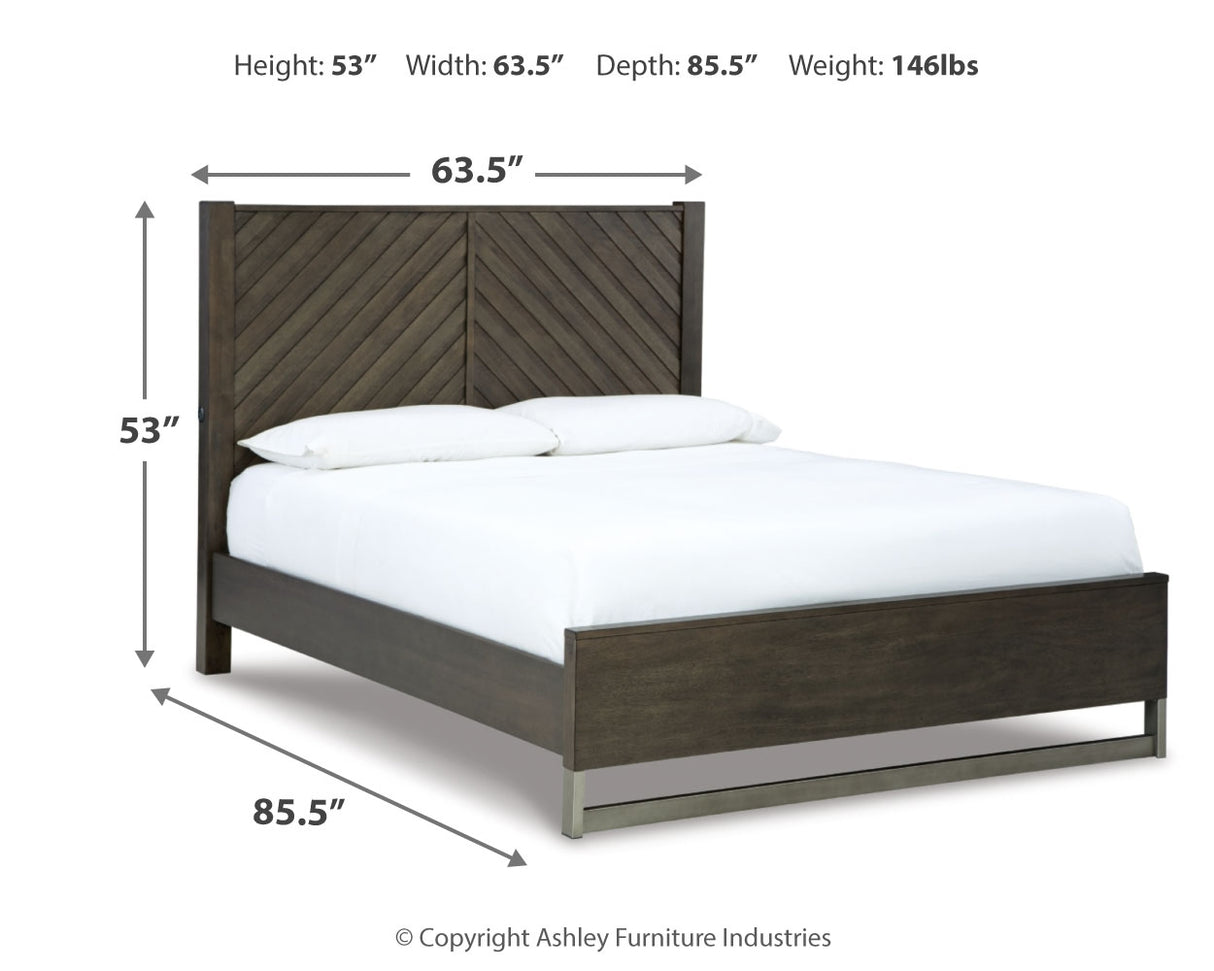 Arkenton 5-Piece Queen Panel Bed with Mirrored Dresser (Queen Panel Footboard with Slats, Queen Panel Headboard, Queen/King Panel Rails, Dresser, Bedroom Mirror)