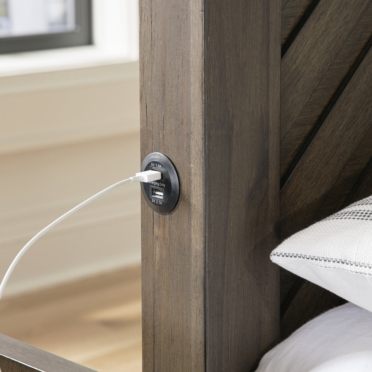 Arkenton 7-Piece California King Panel Bed with Mirrored Dresser and 2 Nightstands (King/California King Panel Footboard with Slats, King/California King Panel Headboard, California King Panel Rails, Dresser, Bedroom Mirror, Nightstand, Nightstand)