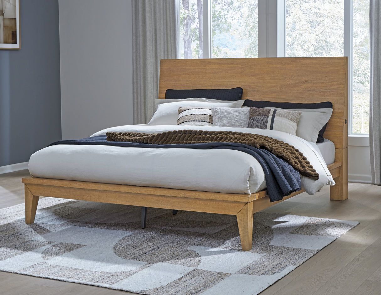 Sherbana Queen Panel Bed (Bed Size: California King)