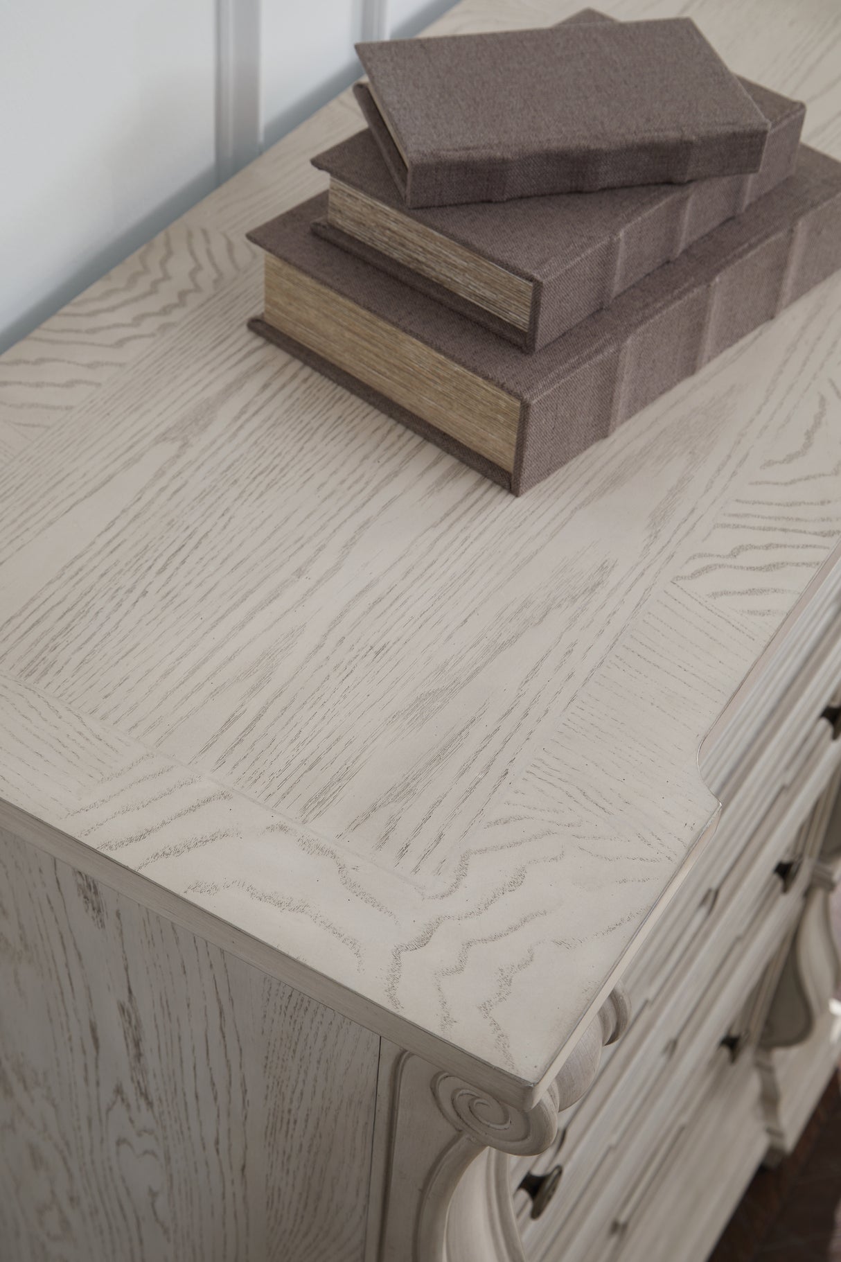 Bruchandi Chest of Drawers