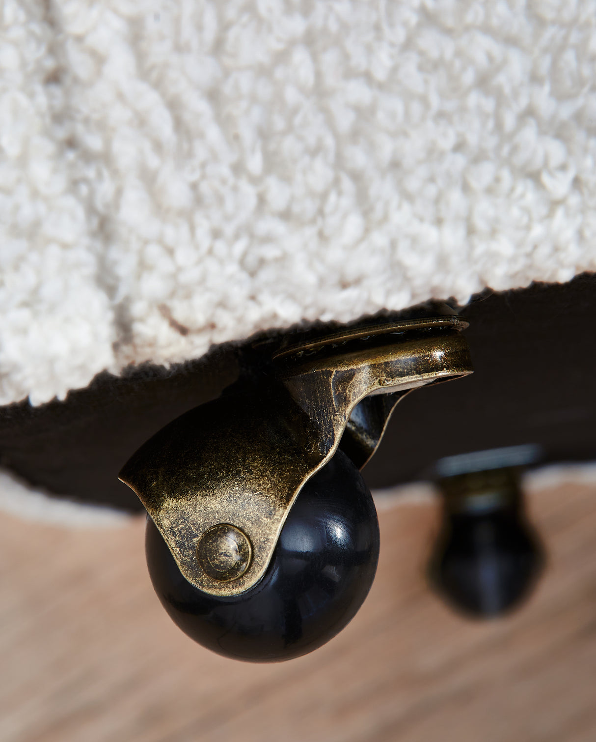 Rowanbeck 7-Piece Dining Table and 6 Chairs (Dining Table, Dining Chair, Dining Chair, Dining Chair, Dining Chair, Dining Chair, Dining Chair)