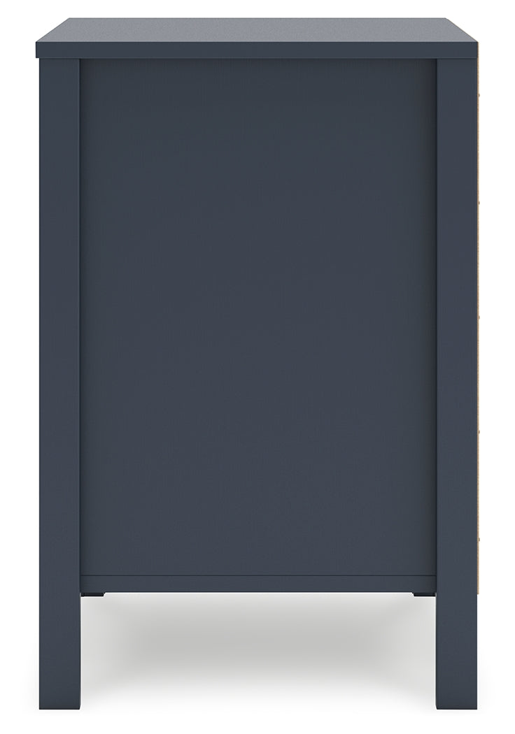 Simmenfort 4-Piece Full Platform Bed with Dresser, Chest and Nightstand (Full Platform Bed, Dresser, Chest of Drawers, Nightstand)