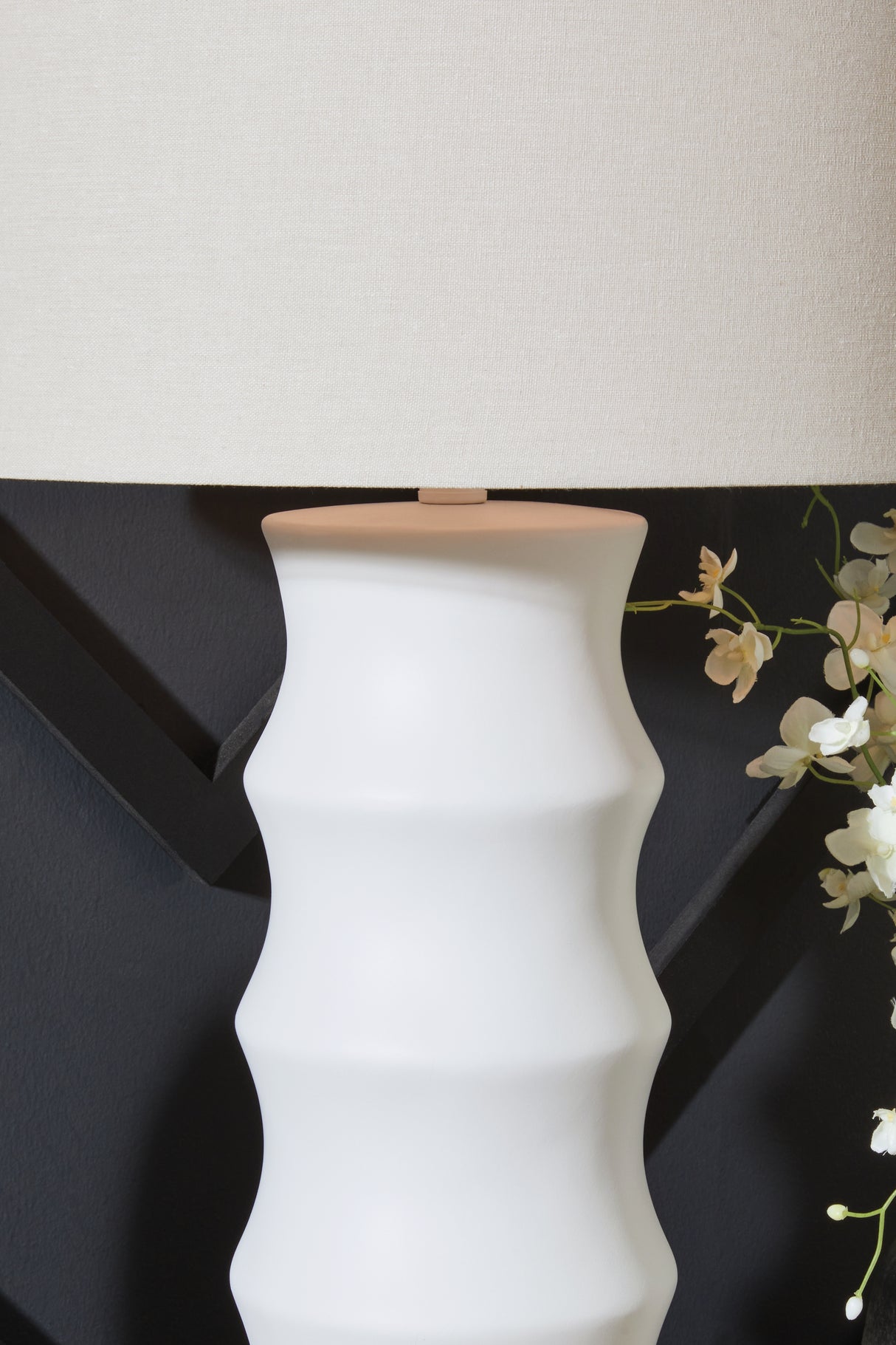 Veraleigh Table Lamp
