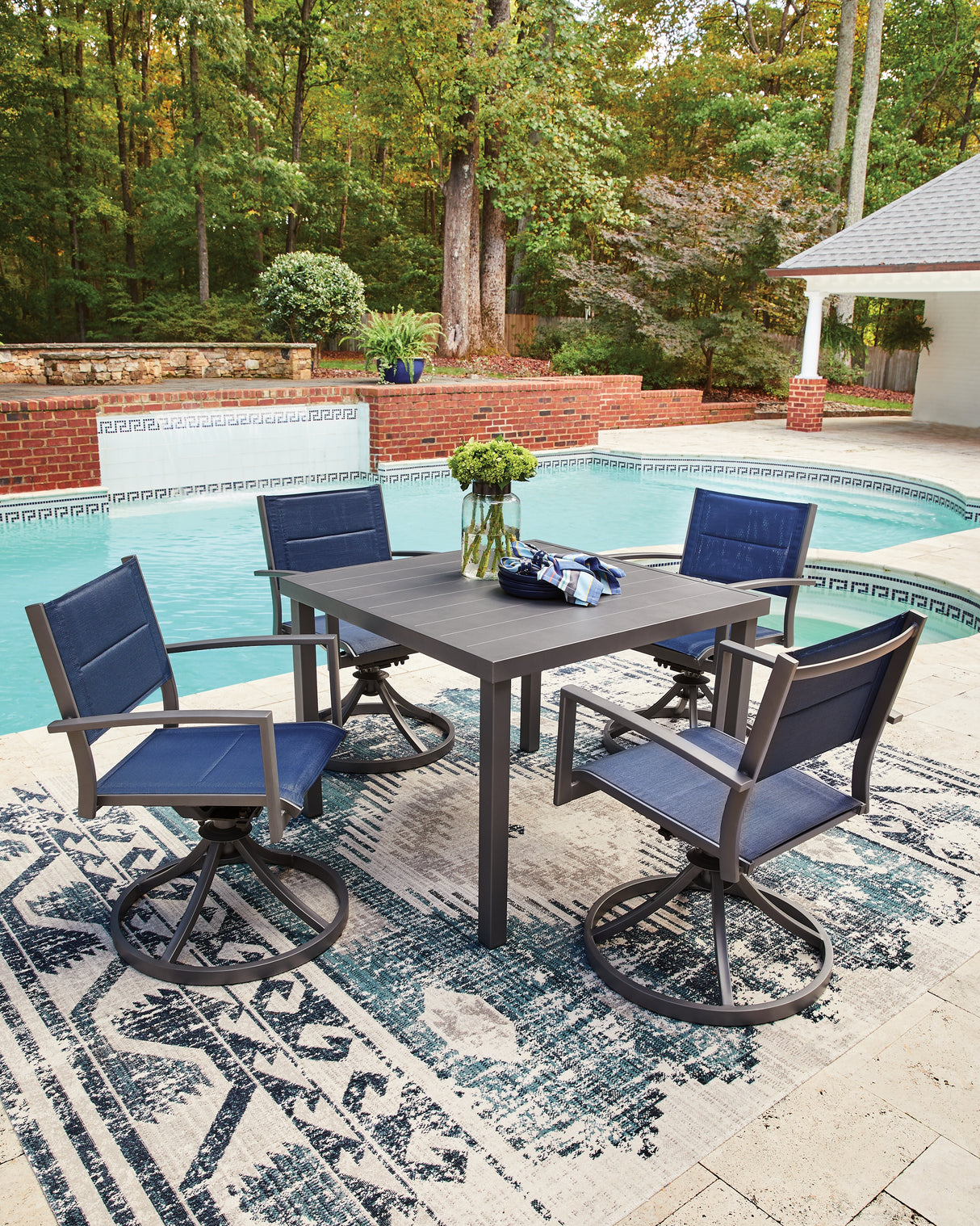Rocky Creek 3-Piece Outdoor Dining Table and 4 Chairs (Outdoor Dining Table, Outdoor Sling Swivel Chair (Set of 2), Outdoor Sling Swivel Chair (Set of 2))