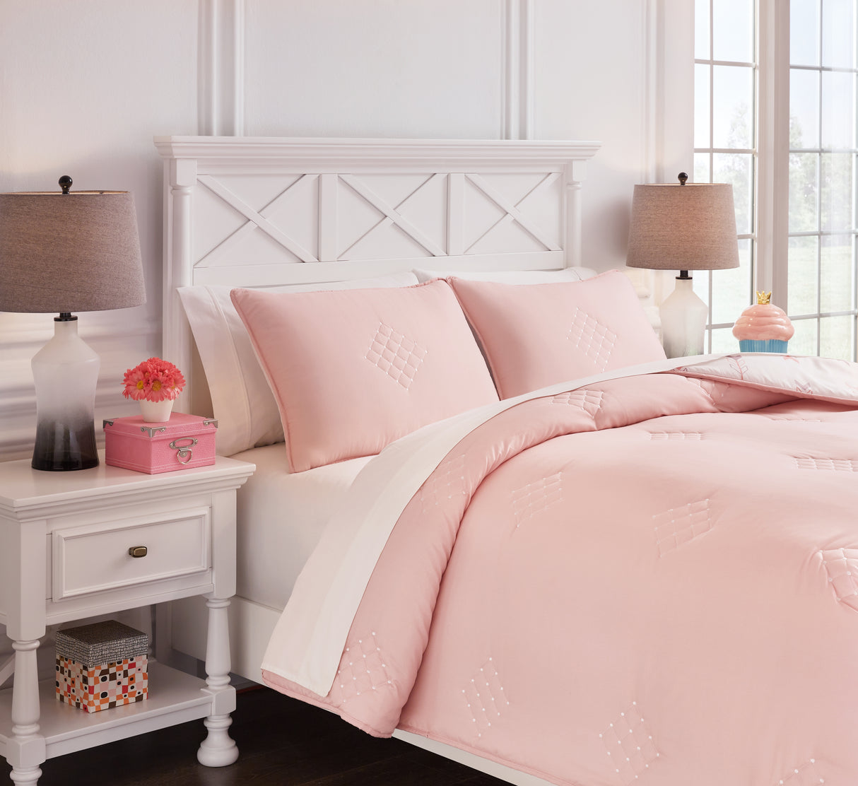 Lexann Full Comforter Set (Variation Bed Size: Full)
