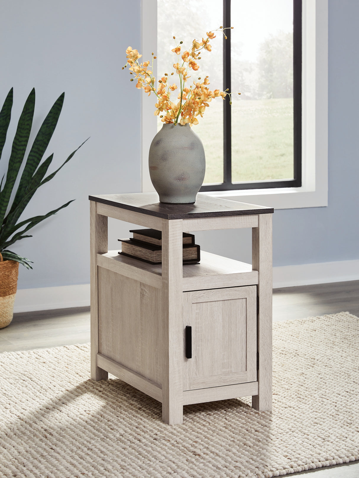 Fendenmore Chairside End Table