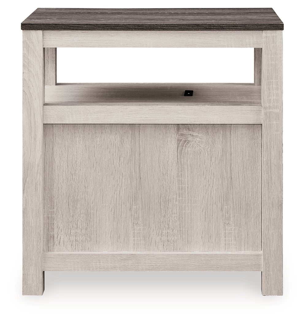 Fendenmore Chairside End Table