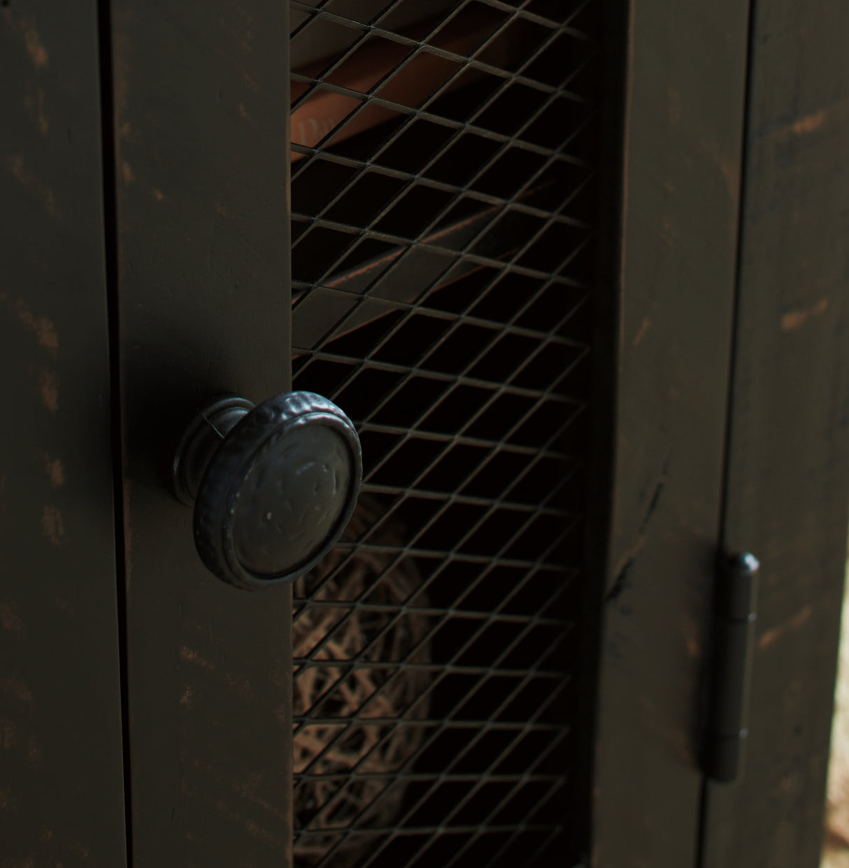 Valebeck 2-Piece Coffee Table with 1 End Table (Coffee Table with Lift Top, Chairside End Table)