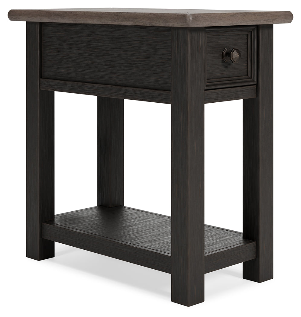 Tyler Creek 2-Piece 2 End Tables (Chairside End Table, Chairside End Table)