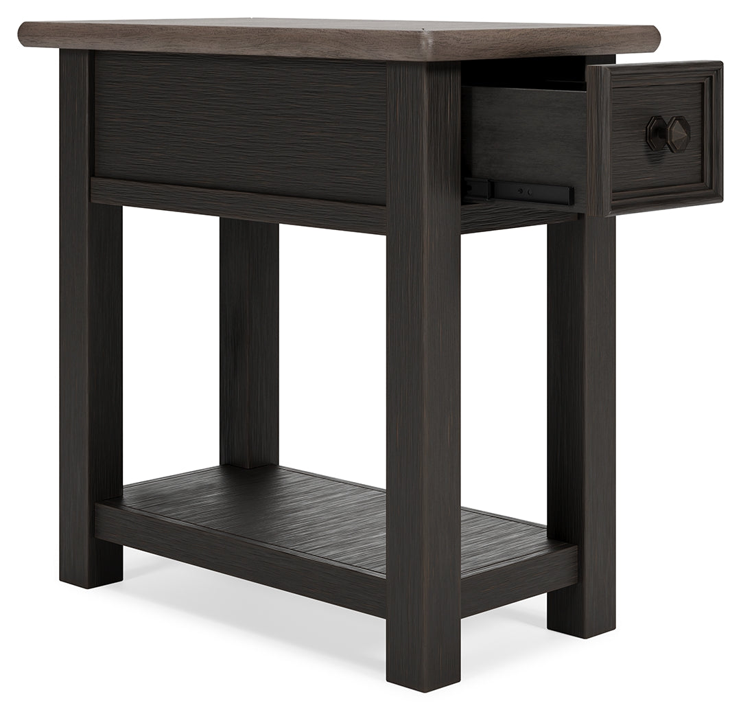 Tyler Creek 2-Piece 2 End Tables (Chairside End Table, Chairside End Table)