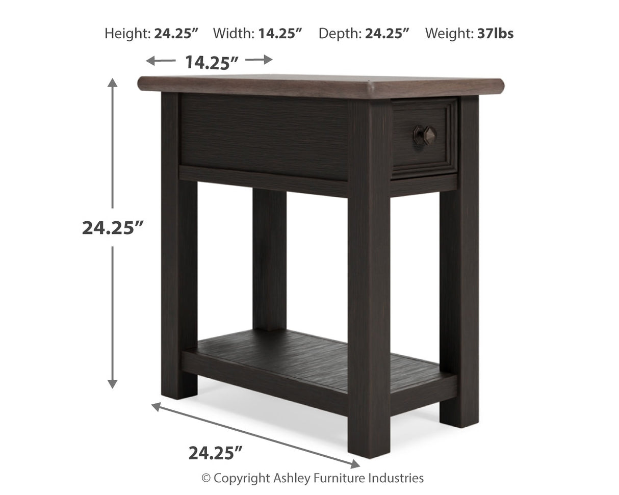 Tyler Creek 2-Piece 2 End Tables (Chairside End Table, Chairside End Table)