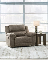 Laresview Oversized Recliner (Color: Fossil)