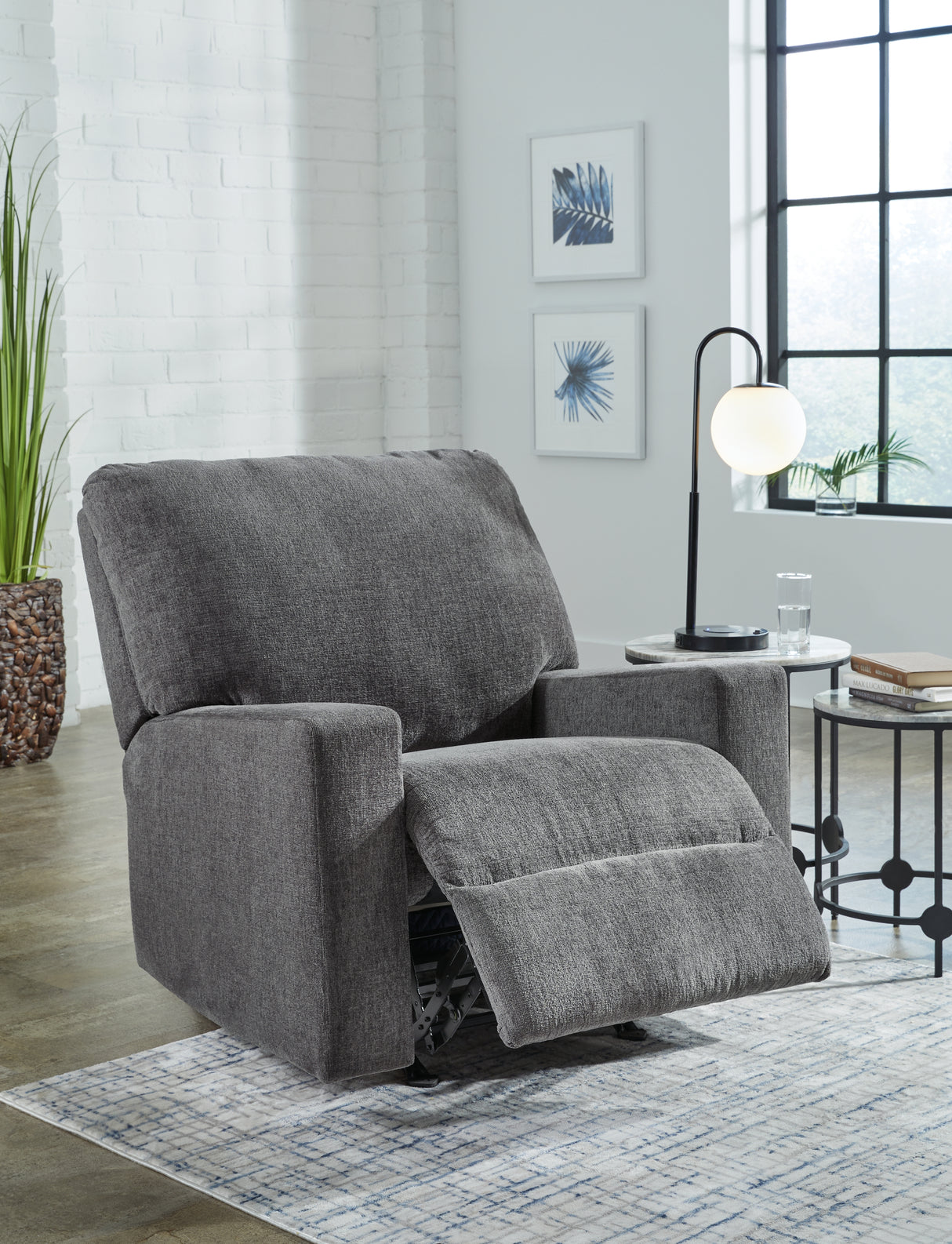 Rannis Recliner (Color: Pewter)