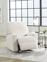 Rannis Recliner (Color: Snow)