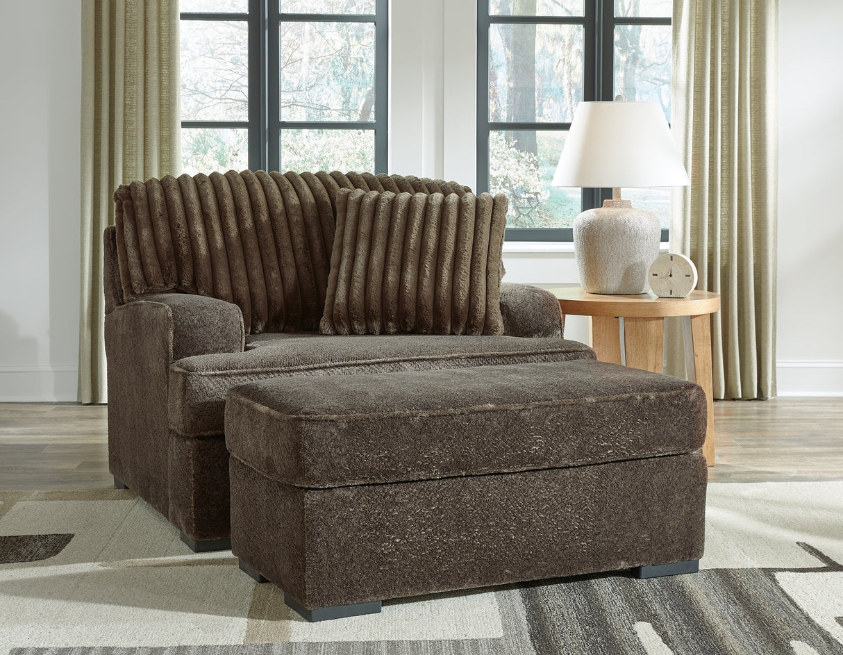 Aylesworth 4-Piece Sofa, Loveseat, Chair and Ottoman (Sofa, Loveseat, Oversized Chair, Ottoman)
