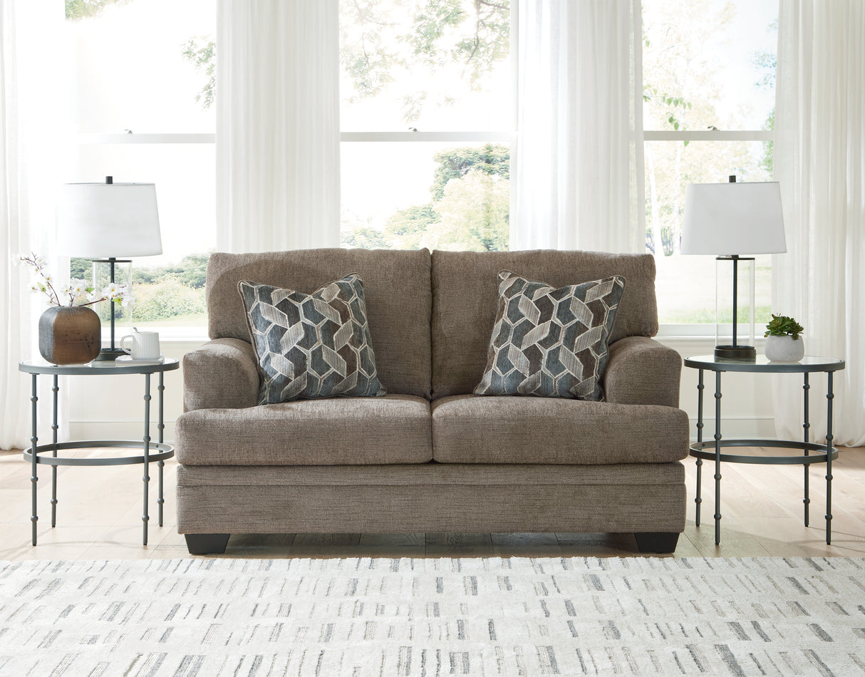 Stonemeade Loveseat (Color: Nutmeg)