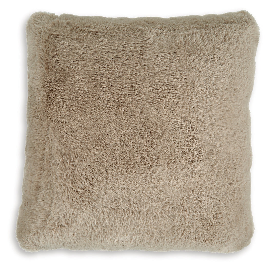 Gariland Pillow (Color: Taupe)