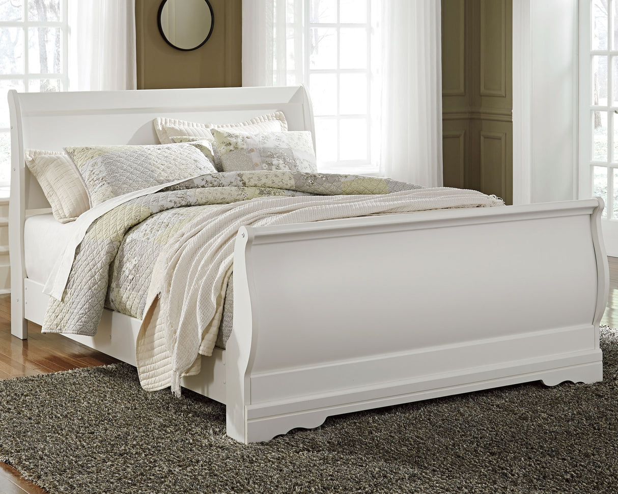 Anarasia Queen Sleigh Bed (Bed Size: Queen)