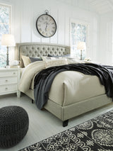 Jerary Queen Upholstered Bed (Bed Size: Queen)