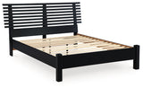 Danziar Queen Slat Panel Bed (Bed Size: Queen)
