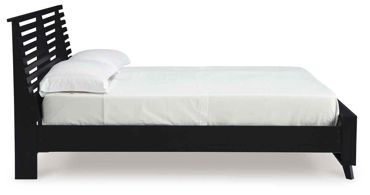 Danziar Queen Slat Panel Bed (Bed Size: Queen)